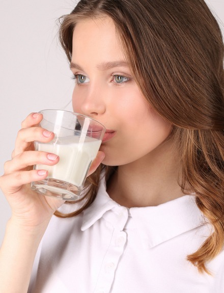¿Cuáles son los beneficios de beber leche?