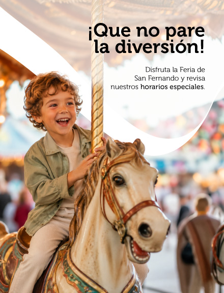 Niño montado en caballo