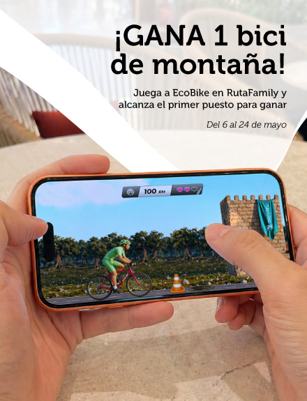 Persona jugando con el móvil