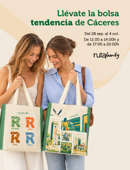 Dos mujeres con bolsas