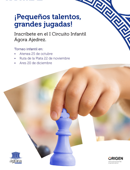 Mano de niño y pieza de ajedrez